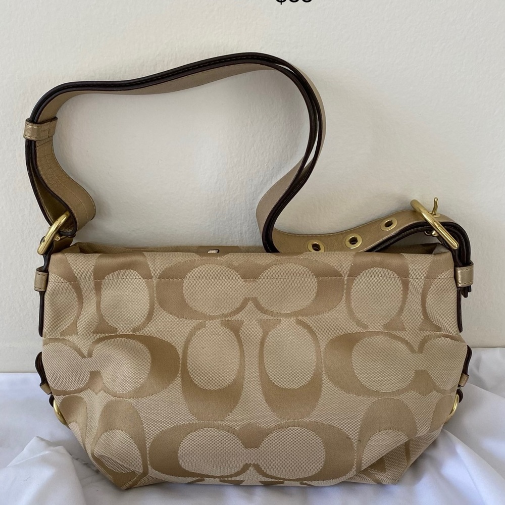 Coach purse in gold